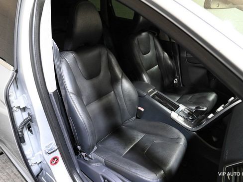 Used 2015 Volvo XC60 T6 Premier Plus image 12