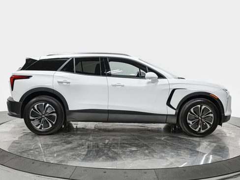 Used 2024 Chevrolet Blazer EV LT AWD/4WD image 8