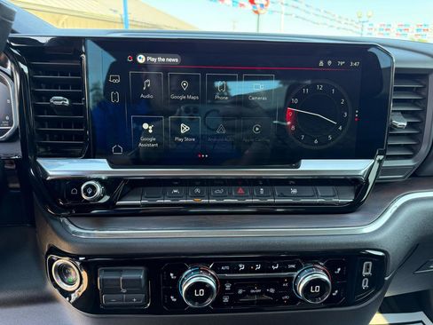 Used 2025 GMC Sierra 1500 SLT image 13