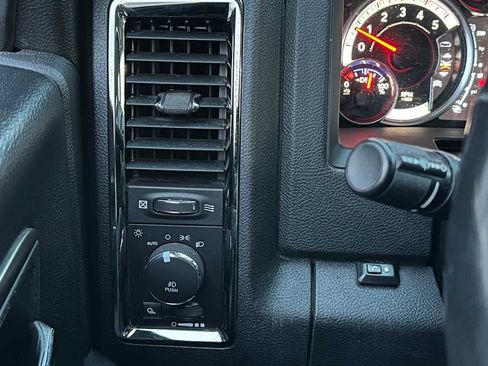 Used 2018 RAM 2500 Laramie w/ Sport Appearance Group image 31