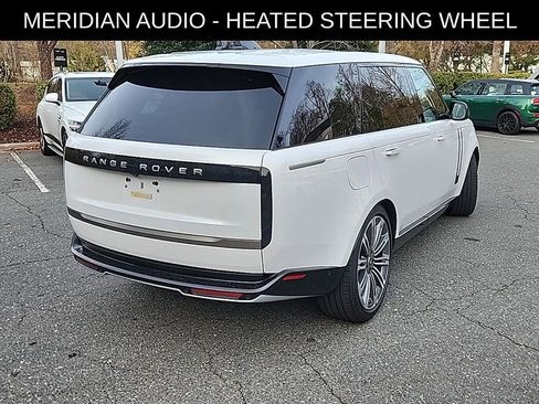 Used 2025 Land Rover Range Rover Long Wheelbase SE image 2