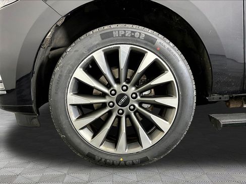 Used 2019 Lincoln Navigator L Select AWD/4WD image 33