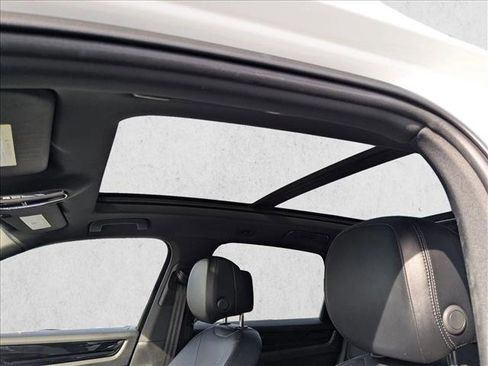 Used 2022 Porsche Cayenne image 16