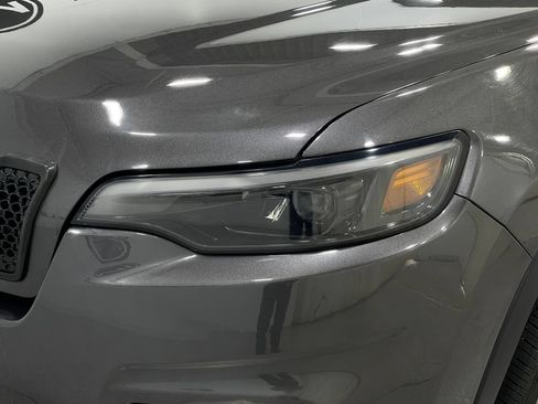 Used 2019 Jeep Cherokee Limited AWD/4WD image 32