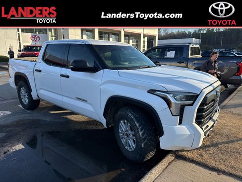 Used 2023 Toyota Tundra SR5 w/ SR5 Convenience Package image 1