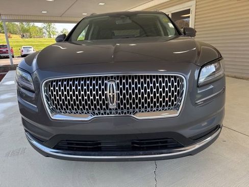 Used 2022 Lincoln Nautilus FWD w/ Premium Package image 8