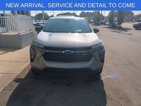 Certified 2024 Chevrolet Trax RS w/ Driver Confidence Package FWD image 10
