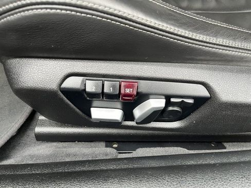 Used 2018 BMW M4 Coupe w/ Executive Package RWD image 23