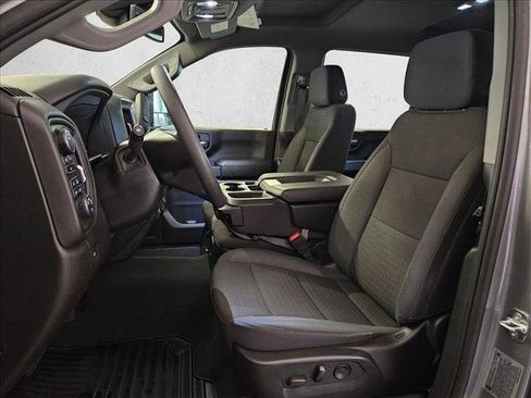 Used 2025 Chevrolet Silverado 2500 Custom w/ Custom Value Package image 17