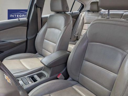 Used 2017 Chevrolet Cruze Premier FWD image 10