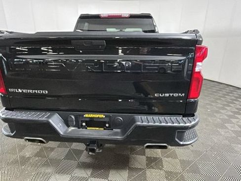 Used 2020 Chevrolet Silverado 1500 Custom w/ Custom Value Package AWD/4WD image 3