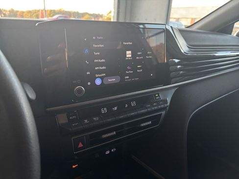 Used 2025 Toyota Camry LE image 25