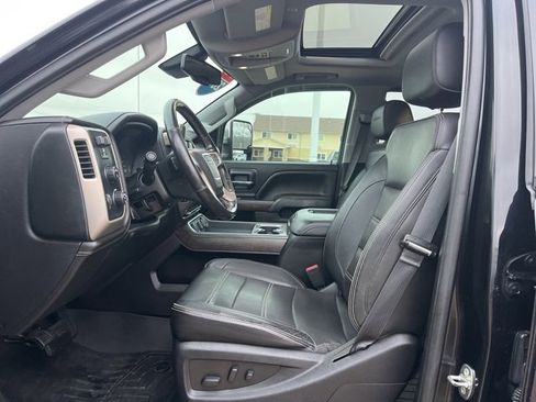 Used 2018 GMC Sierra 2500 Denali image 16