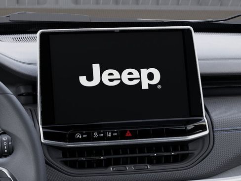 New 2026 Jeep Compass Latitude AWD/4WD image 32