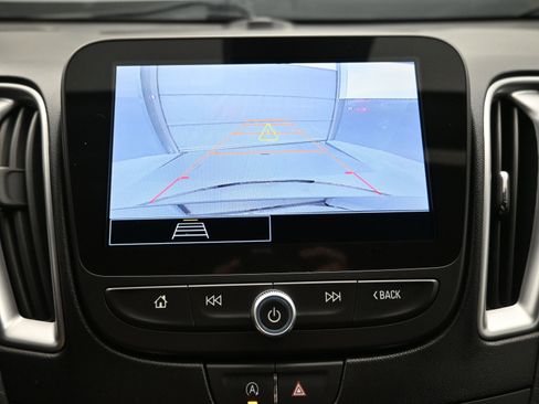 Used 2024 Chevrolet Malibu LS FWD image 16