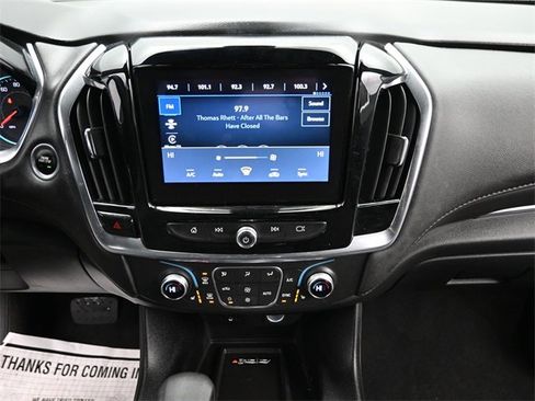 Used 2023 Chevrolet Traverse LT image 18