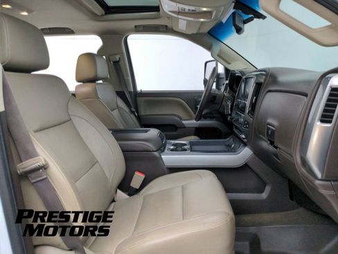 Used 2017 Chevrolet Silverado 2500 LTZ w/ LTZ Plus Package image 31