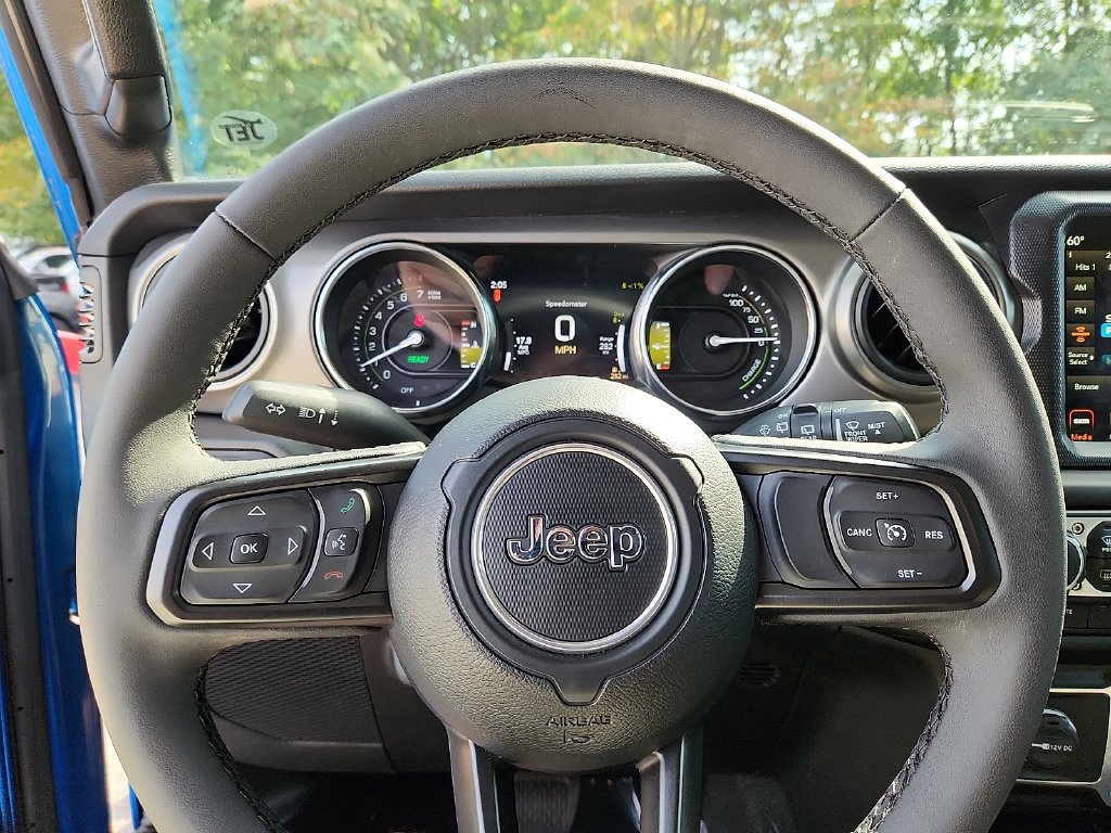 Certified 2023 Jeep Wrangler Unlimited w/ Cold Weather Group AWD/4WD image 19