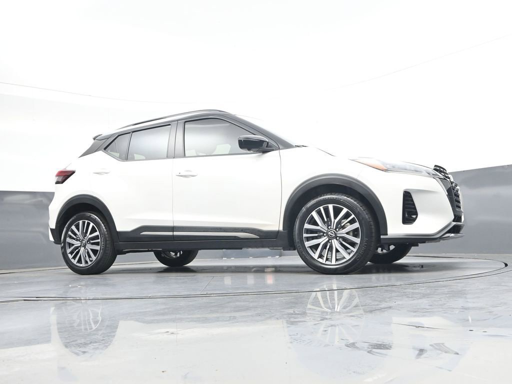 Certified 2024 Nissan Kicks SR FWD image 33