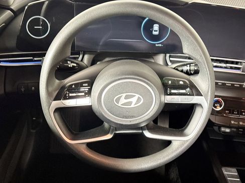 Used 2024 Hyundai Elantra SEL FWD image 13