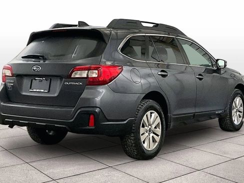 Used 2019 Subaru Outback 2.5i Premium image 11