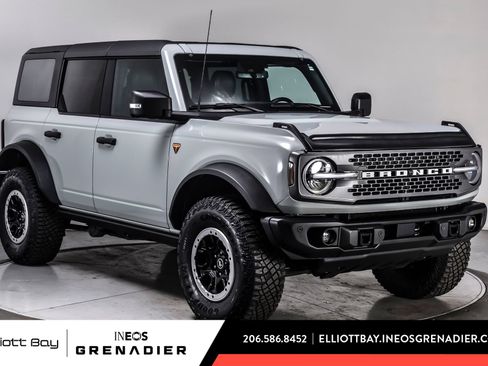 Used 2023 Ford Bronco Badlands w/ Sasquatch Package AWD/4WD image 1
