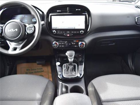 Used 2023 Kia Soul S image 24