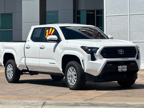New 2026 Toyota Tacoma SR5 RWD image 2