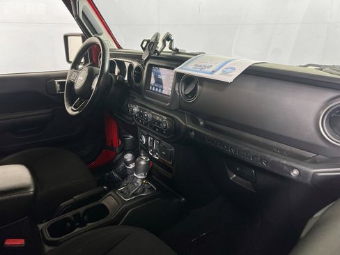 Used 2021 Jeep Wrangler Sport S image 27