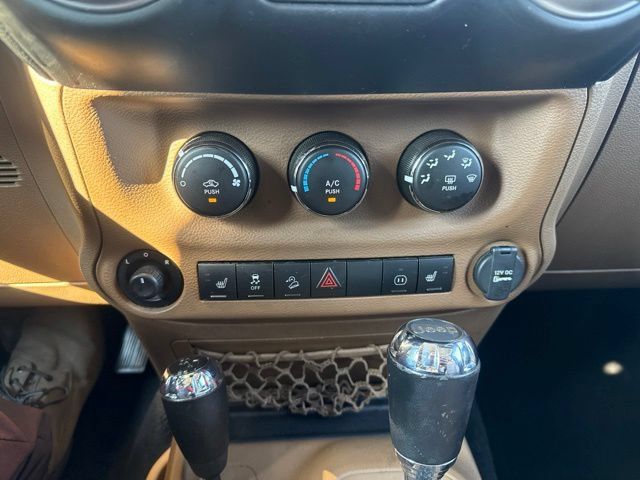 Used 2012 Jeep Wrangler Unlimited Sahara w/ Mopar Chrome Edition Group AWD/4WD image 30
