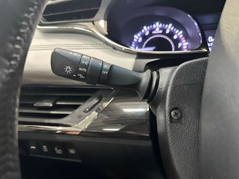 Used 2014 Toyota Avalon Limited w/ Technology Package FWD image 21