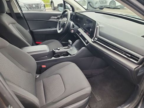 Used 2024 Kia Sportage LX FWD image 12