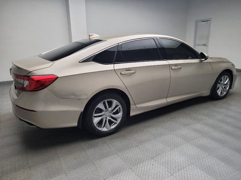 Used 2018 Honda Accord LX image 10