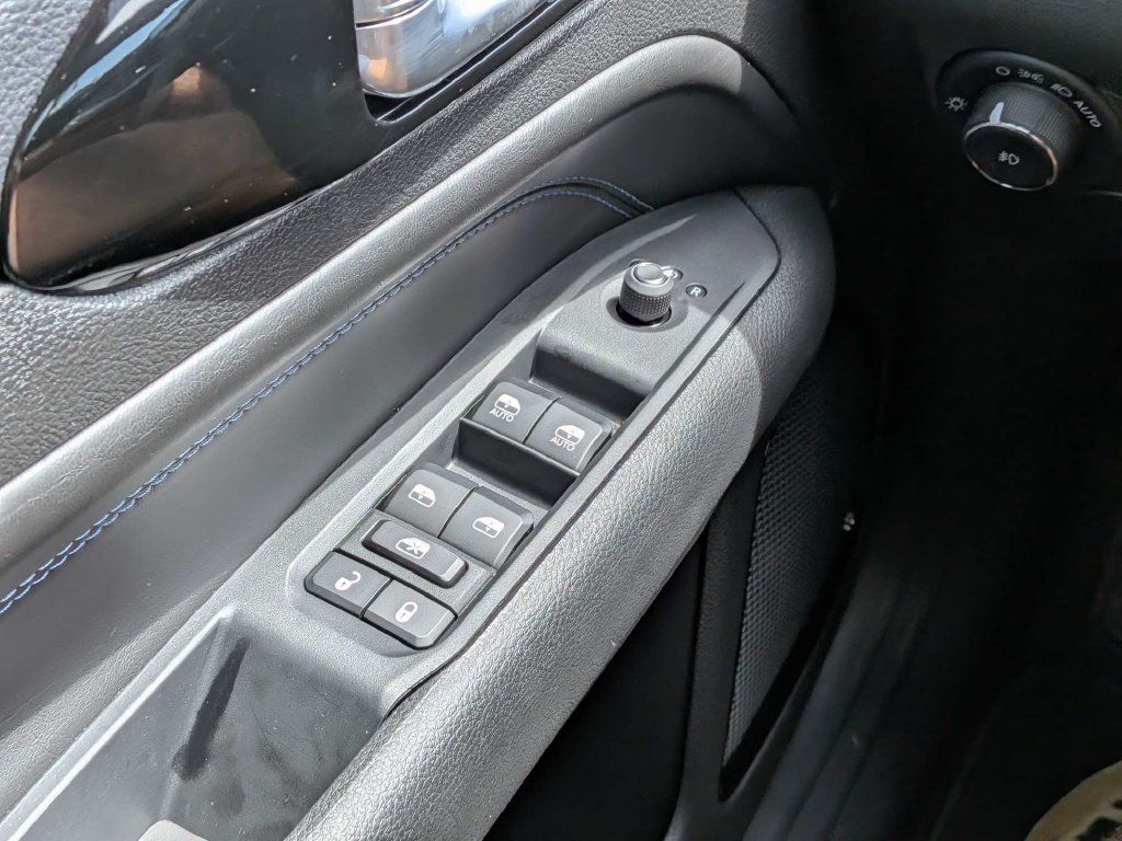New 2026 Jeep Compass Latitude AWD/4WD image 18