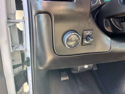 Used 2019 GMC Savana 2500 w/ Enhanced Convenience Package image 13