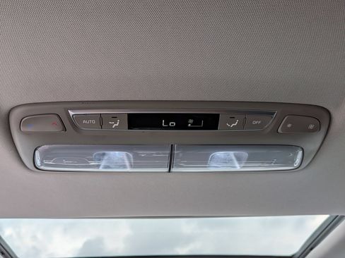 Used 2025 Kia Telluride S AWD/4WD image 32