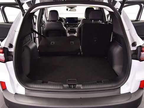 Used 2025 Ford Escape Platinum w/ Premium Technology Package AWD/4WD image 32