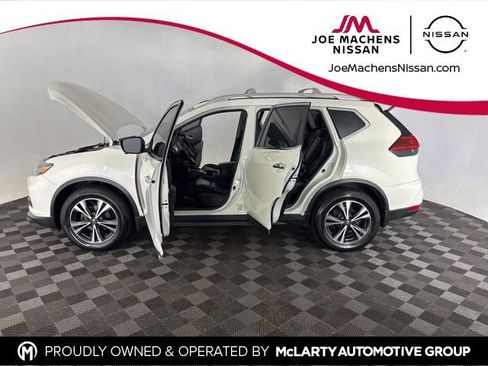 Used 2017 Nissan Rogue SL image 9