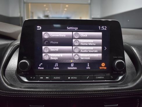 Used 2022 Nissan Rogue SV w/ SV Premium Package image 23