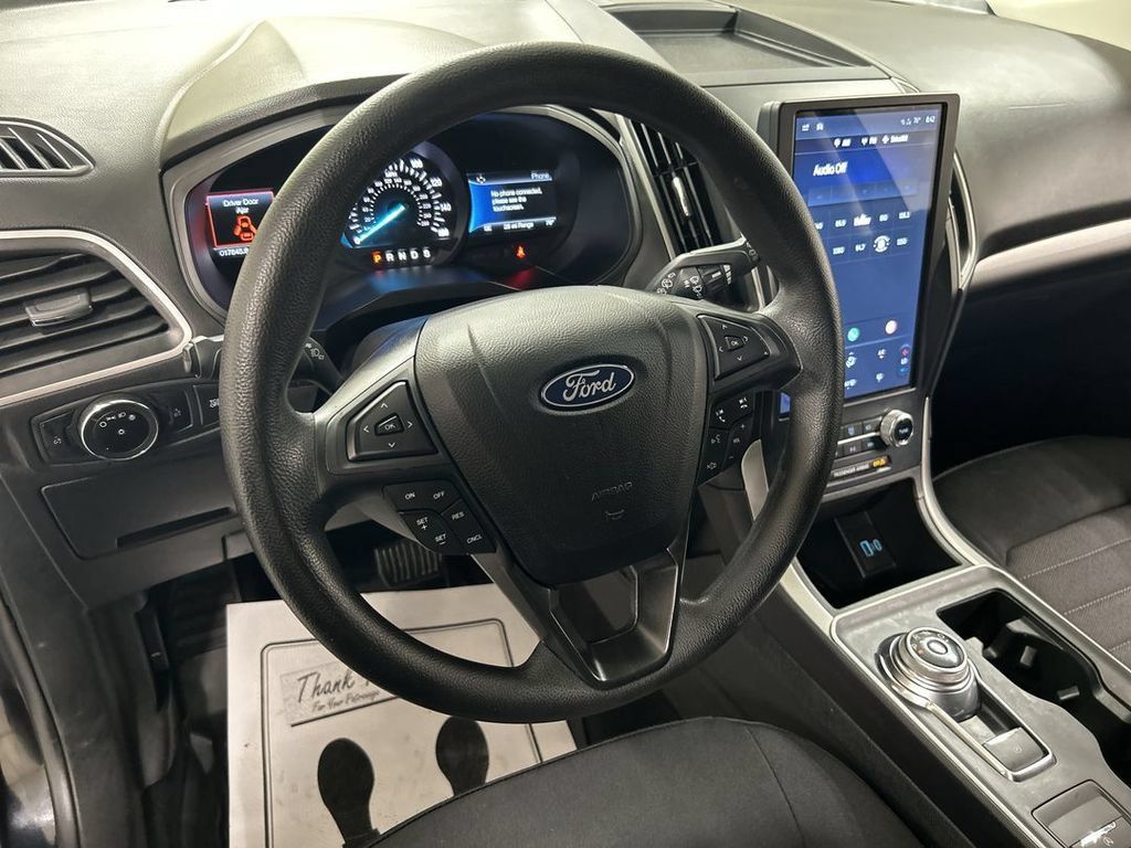Used 2023 Ford Edge SE w/ Black Appearance Package AWD/4WD image 4