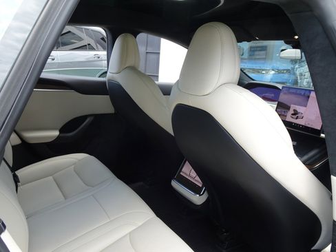 Used 2022 Tesla Model S AWD/4WD image 20