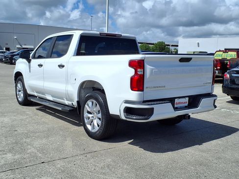 Used 2020 Chevrolet Silverado 1500 Custom w/ Custom Value Package RWD image 3
