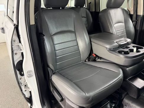 Used 2019 RAM 1500 Tradesman w/ Chrome Appearance Group AWD/4WD image 18