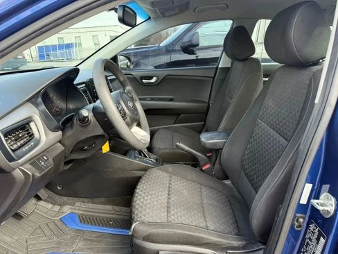 Used 2018 Kia Rio S image 2