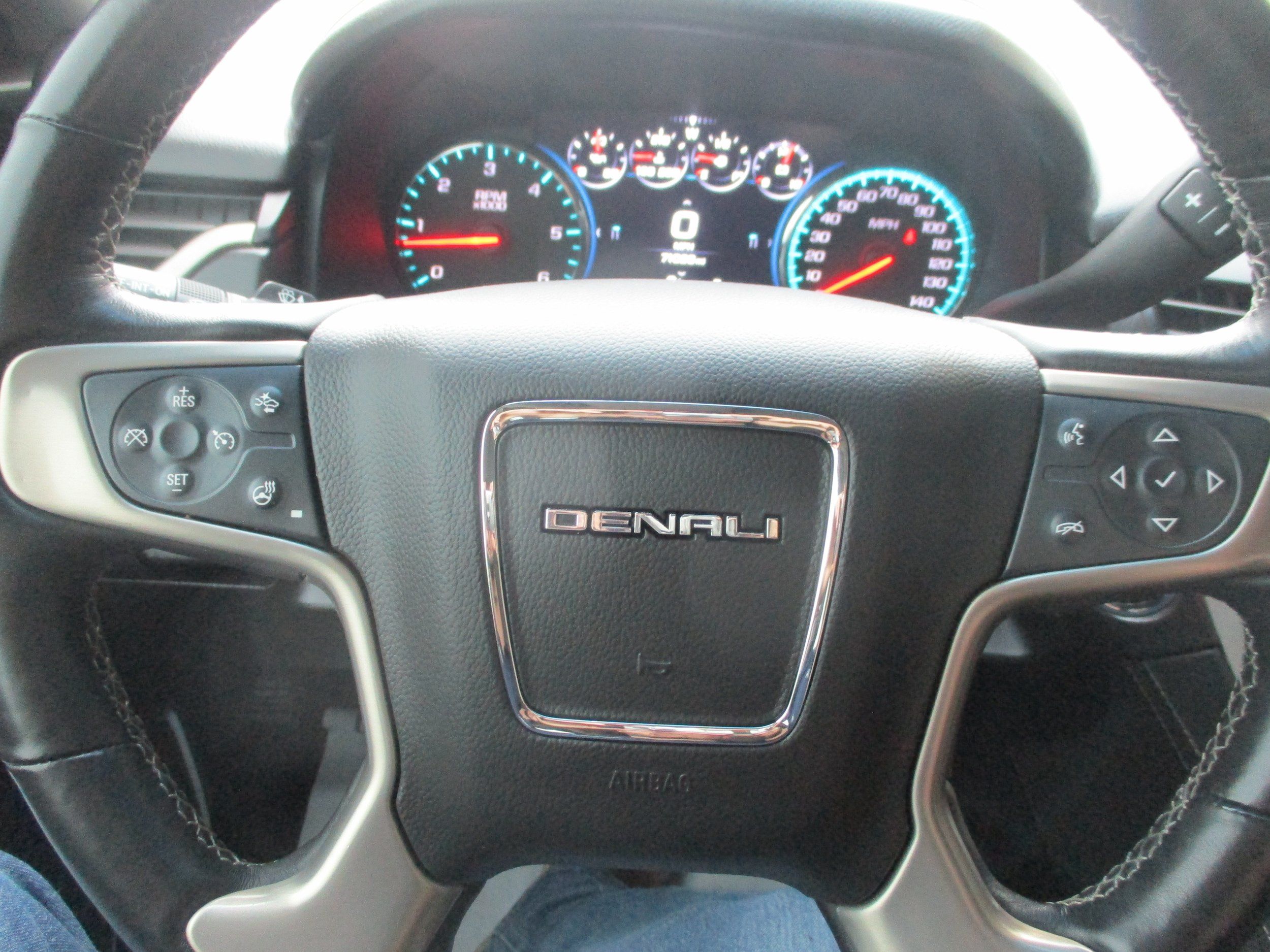 Used 2020 GMC Yukon Denali w/ Denali Ultimate Package AWD/4WD image 21