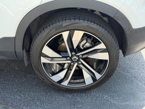 Certified 2023 Volvo XC40 B5 Ultimate w/ Protection Package Premier AWD/4WD image 8