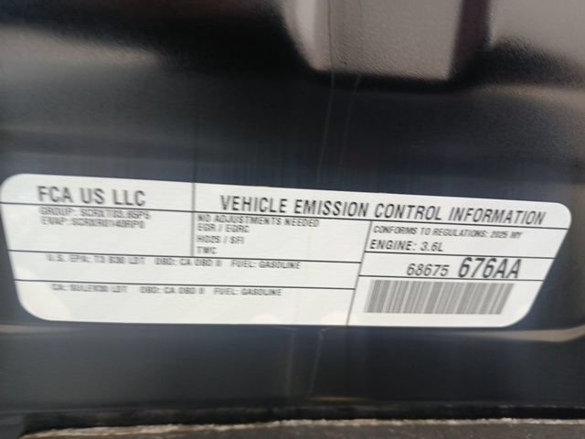 Used 2025 Chrysler Pacifica Select FWD image 52
