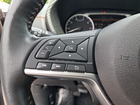 Used 2023 Nissan Sentra SR w/ SR Premium Package FWD image 19
