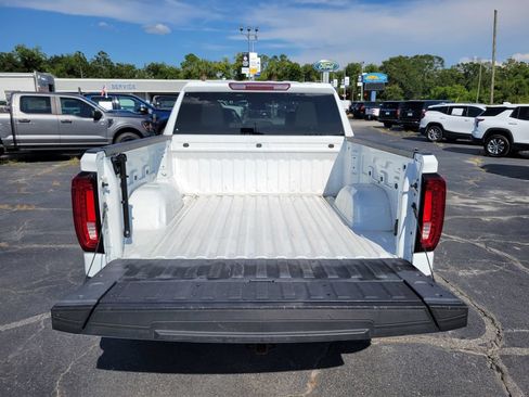 Used 2024 GMC Sierra 1500 SLT AWD/4WD image 12