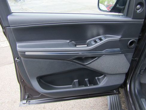 Used 2025 Lincoln Navigator Reserve AWD/4WD image 19